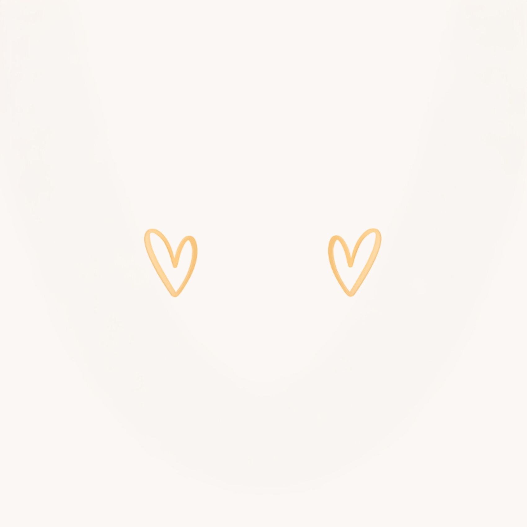 تصویر گوشواره طلا میخی قلب نازک 